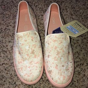 BRAND NEW ROSE GOLD TOMS